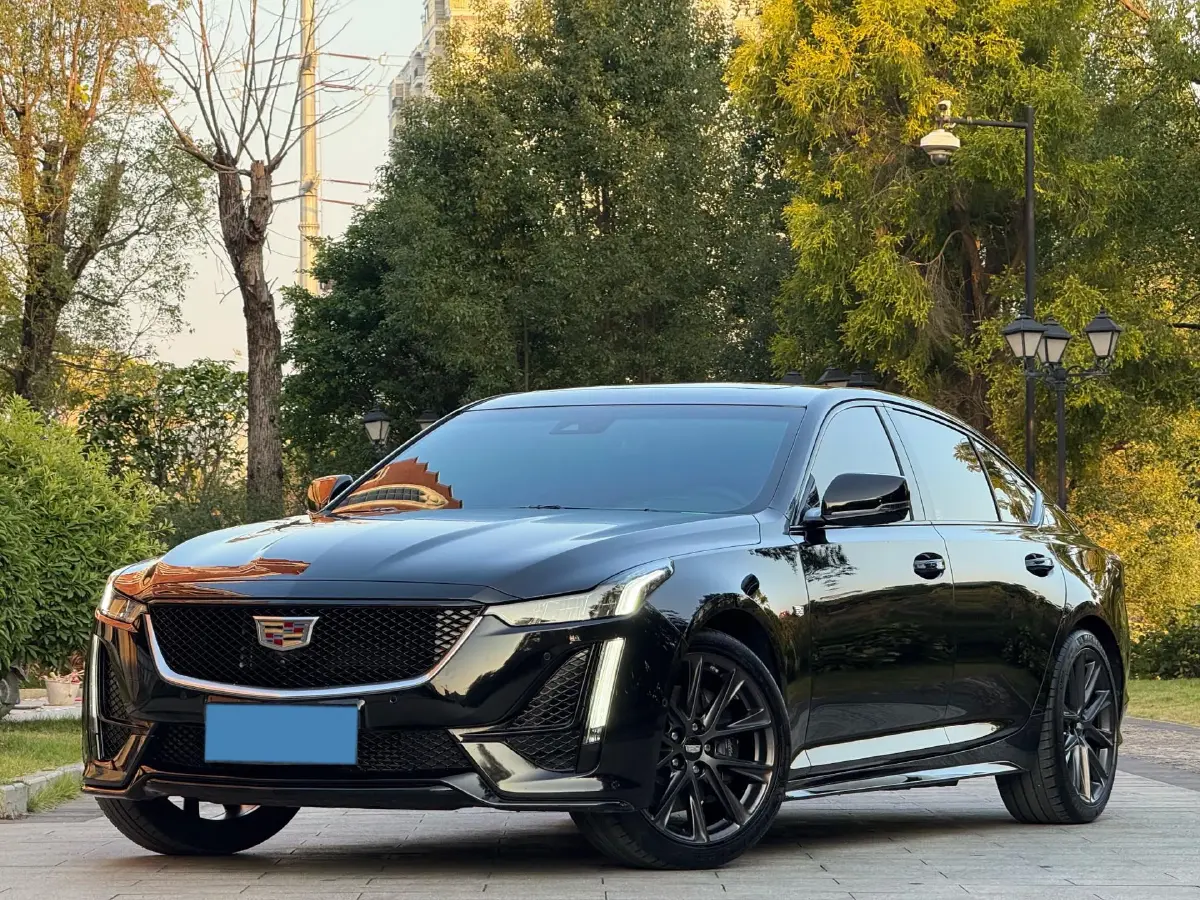 2023 Cadillac CT5 2.0T 237HP L4 10AT