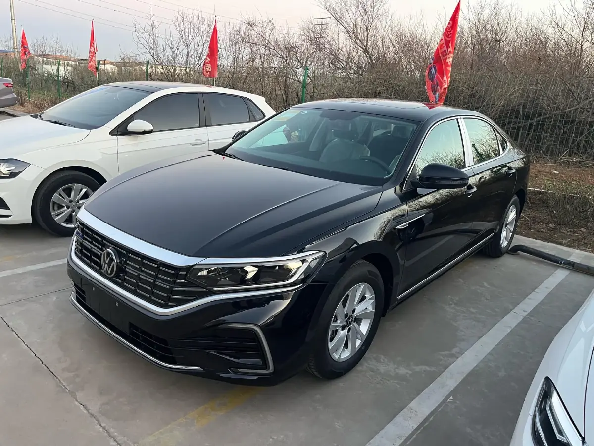 2025 Volkswagen Passat 1.4T 150HP L4 6DCT PHEV