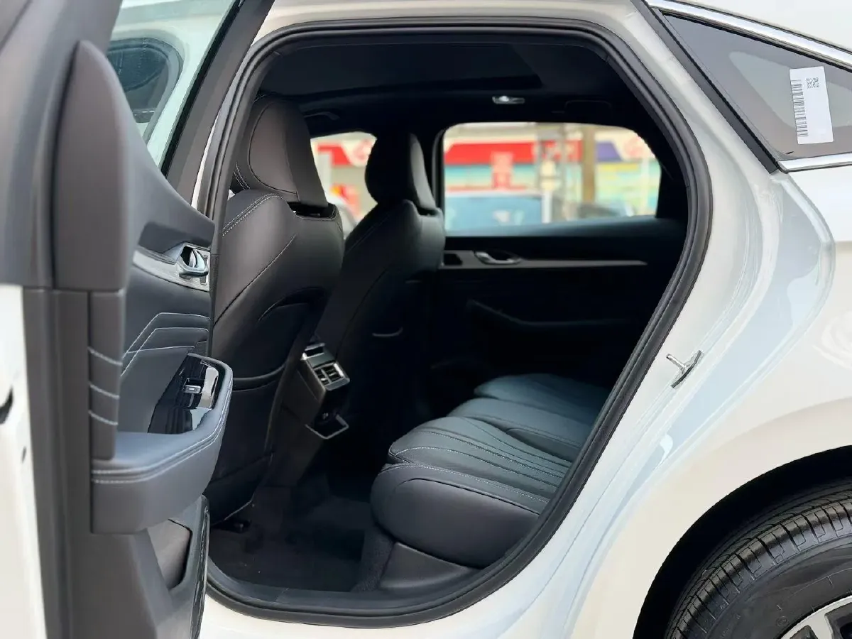 2026 Geely Preface 1.5T 181HP L4 7DCT,autocango,china used car exporter,china ev exporter,chinese used car exporter,chinese used ev exporter