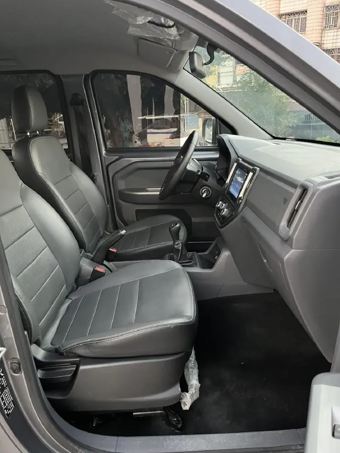 2021 WuLing ZhentTu 1.5L 99HP L4 5MT,autocango,china used car exporter,china ev exporter,chinese used car exporter,chinese used ev exporter