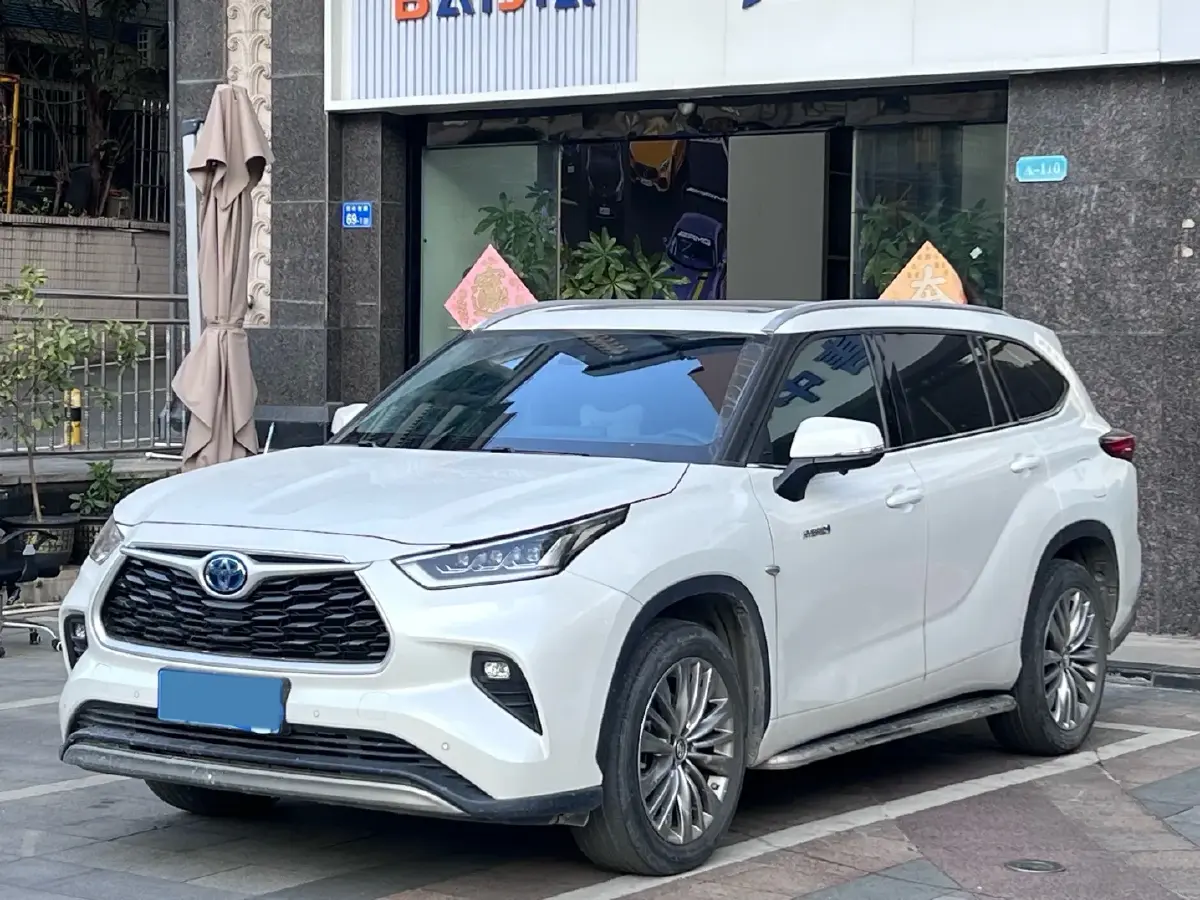 2022 Toyota Highlander 2.5L 192HP L4 E-CVT Hybrid