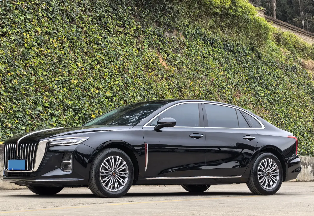 2023 HongQi H5 2.0T 224HP L4 8AT