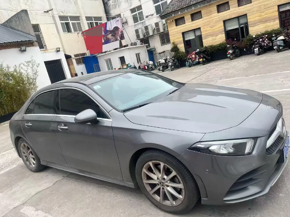 2020 Mercedes-Benz A Class 1.3T 163HP L4 7DCT,autocango,china used car exporter,china ev exporter,chinese used car exporter,chinese used ev exporter