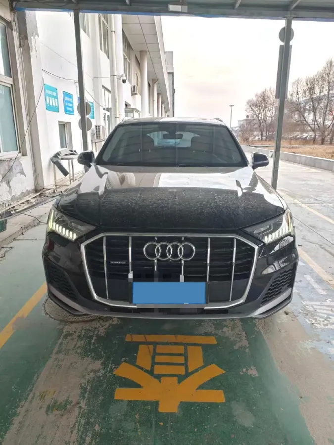 2021 Audi Q7 2.0T 245HP L4 8AT,autocango,china used car exporter,china ev exporter,chinese used car exporter,chinese used ev exporter