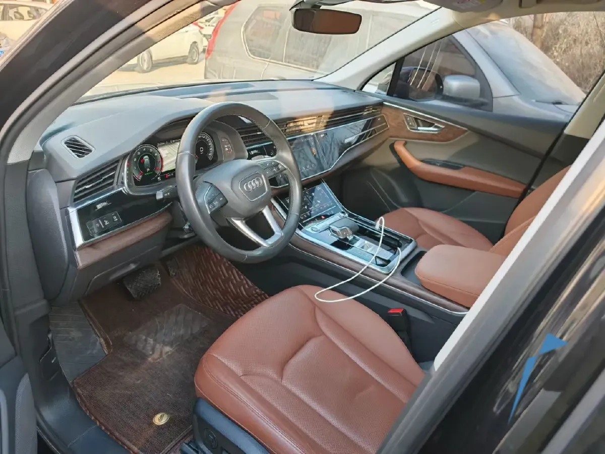 2021 Audi Q7 2.0T 245HP L4 8AT,autocango,china used car exporter,china ev exporter,chinese used car exporter,chinese used ev exporter