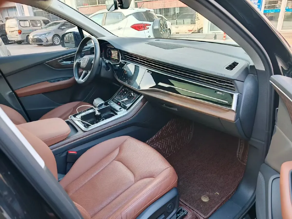 2021 Audi Q7 2.0T 245HP L4 8AT,autocango,china used car exporter,china ev exporter,chinese used car exporter,chinese used ev exporter