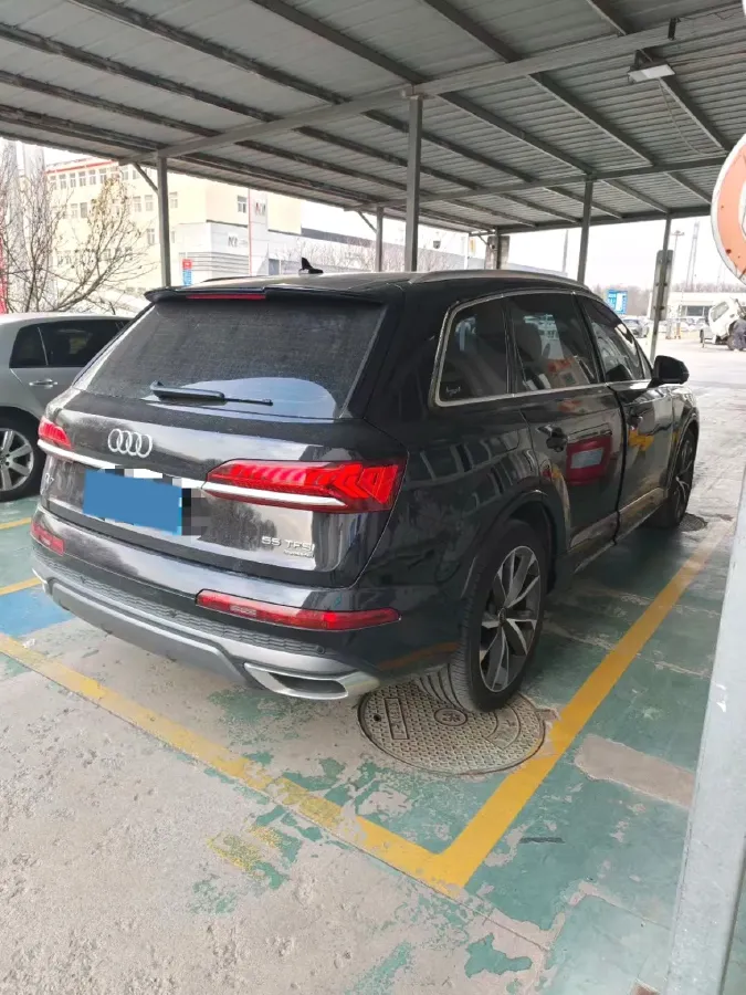 2021 Audi Q7 2.0T 245HP L4 8AT,autocango,china used car exporter,china ev exporter,chinese used car exporter,chinese used ev exporter