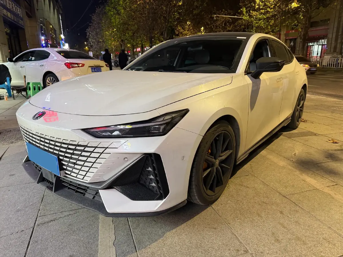 2022 ChangAn UNI-V 1.5T 188HP L4 7DCT