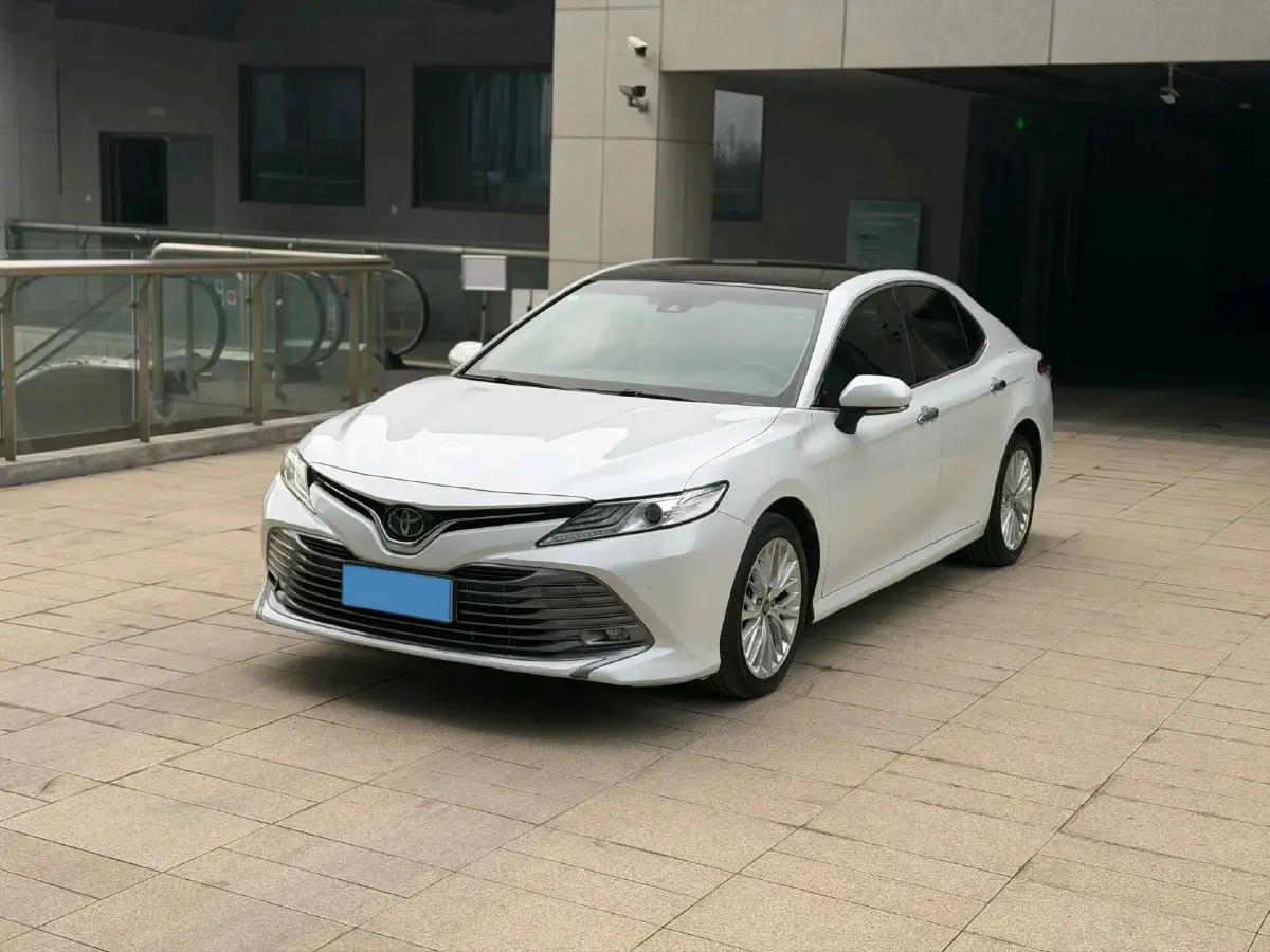 2018 Toyota Camry 2.5L 209HP L4 8AT