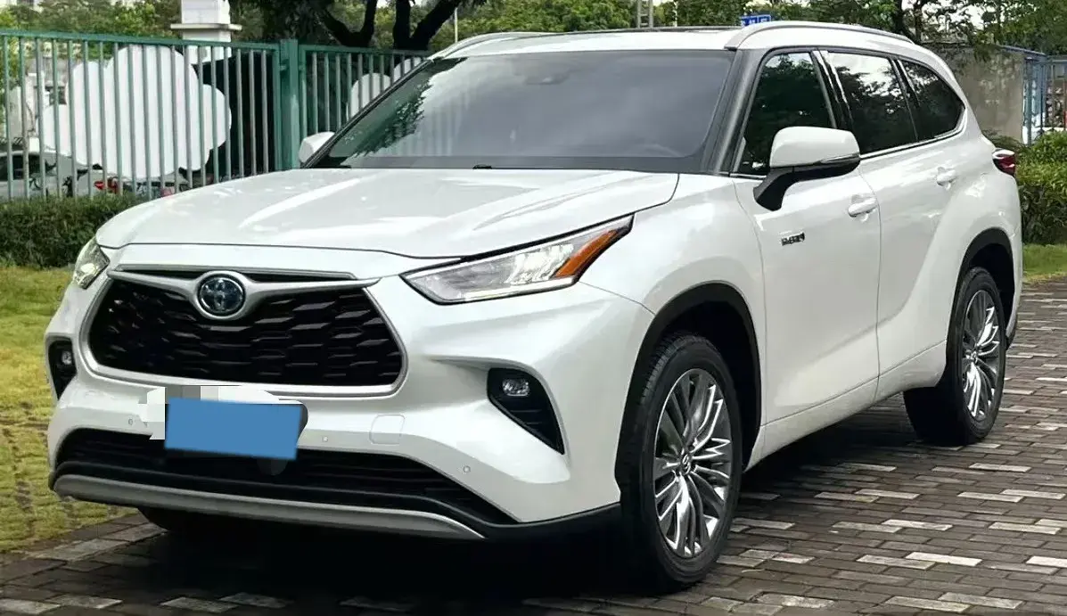 2022 Toyota Highlander 2.5L 192HP L4 E-CVT Hybrid