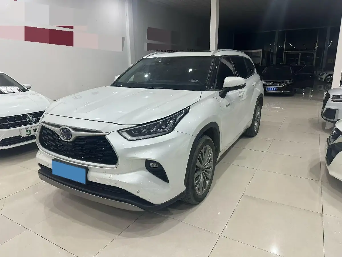 2022 Toyota Highlander 2.5L 192HP L4 E-CVT Hybrid