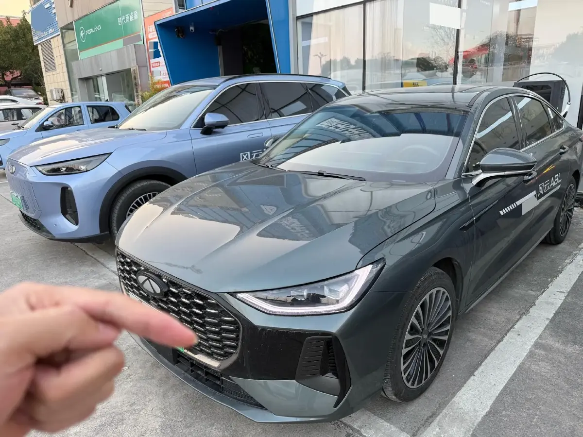 2025 Fulwin FulwinA8L 1.5T 156HP L4 1DHT PHEV 18.67KWH