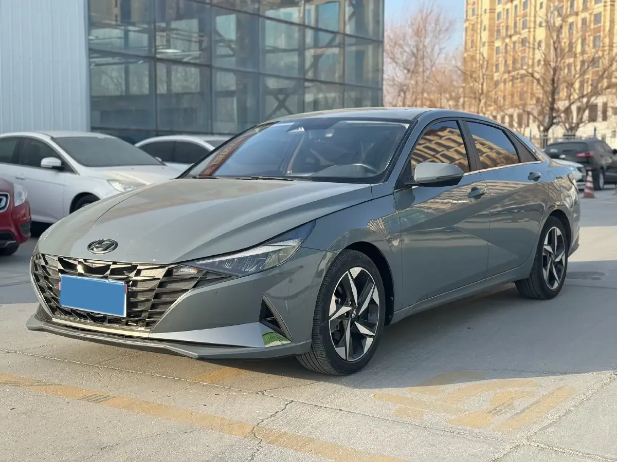 2022 Hyundai Elantra 1.5L 115HP L4 CVT