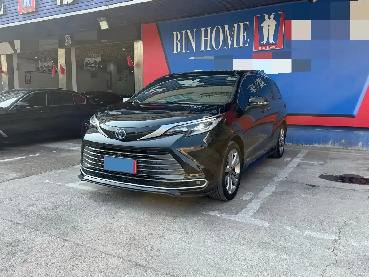 2023 Toyota Sienna 2.5L 189HP L4 E-CVT Hybrid