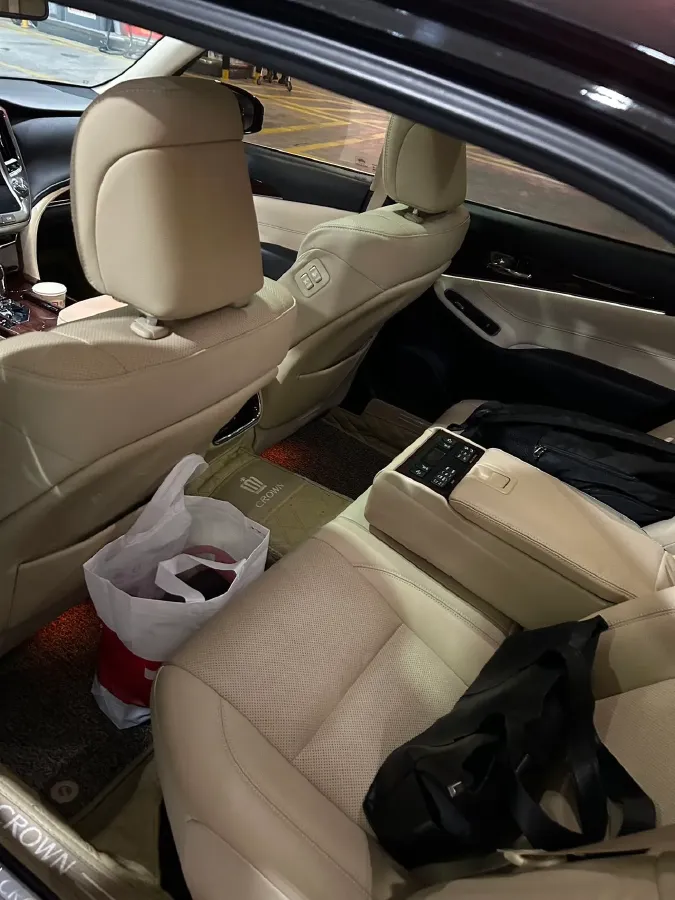 2018 Toyota Crown 2.0T 235HP L4 8AT,autocango,china used car exporter,china ev exporter,chinese used car exporter,chinese used ev exporter