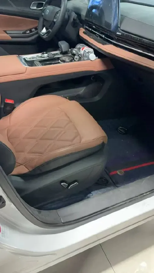 2023 Venucia VX6 BEV 62KWH,autocango,china used car exporter,china ev exporter,chinese used car exporter,chinese used ev exporter