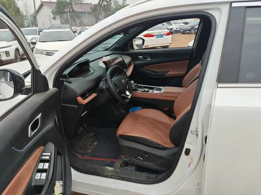 2023 Venucia VX6 BEV 62KWH,autocango,china used car exporter,china ev exporter,chinese used car exporter,chinese used ev exporter