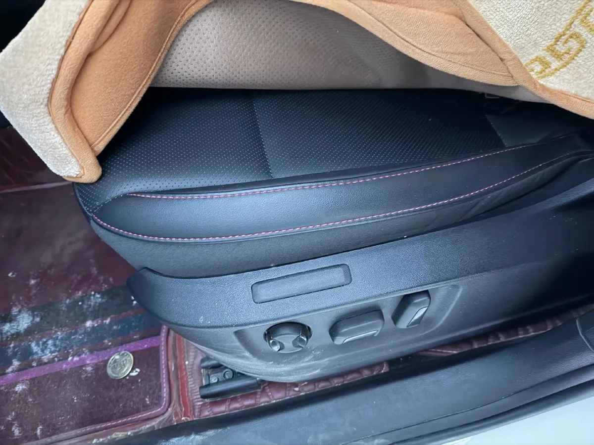 2022 Skoda Karoq 1.4T 150HP L4 7DCT,autocango,china used car exporter,china ev exporter,chinese used car exporter,chinese used ev exporter