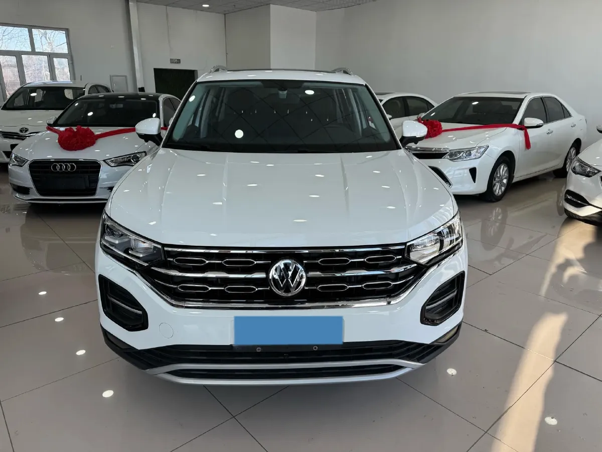 2019 Jeep Cherokee 2.0T 234HP L4 9AT,autocango,china used car exporter,china ev exporter,chinese used car exporter,chinese used ev exporter