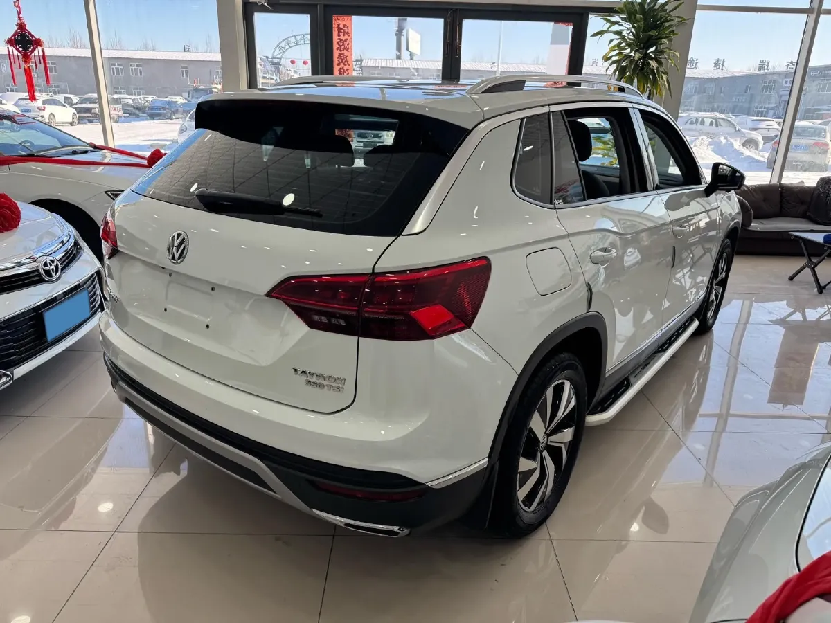 2019 Jeep Cherokee 2.0T 234HP L4 9AT,autocango,china used car exporter,china ev exporter,chinese used car exporter,chinese used ev exporter