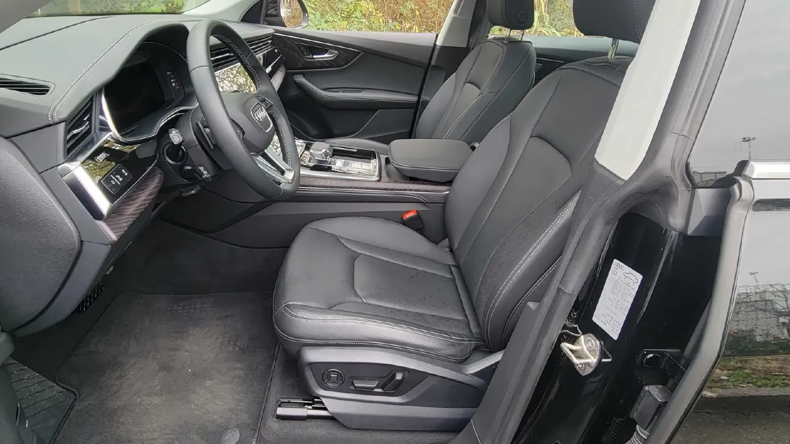 2024 Audi Q8 3.0T 340HP V6 8AT,autocango,china used car exporter,china ev exporter,chinese used car exporter,chinese used ev exporter