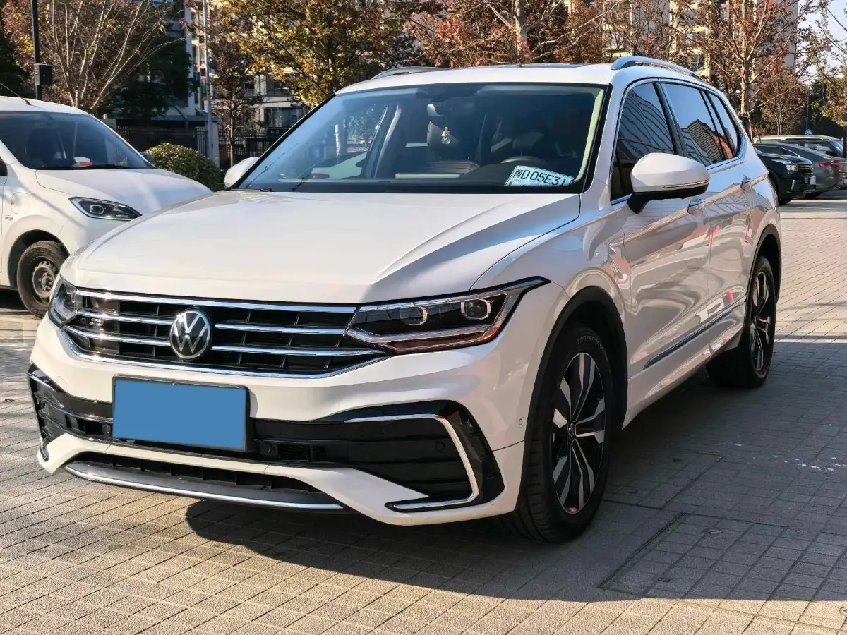 2024 Volkswagen Tiguan L 2.0T 186HP L4 7DCT