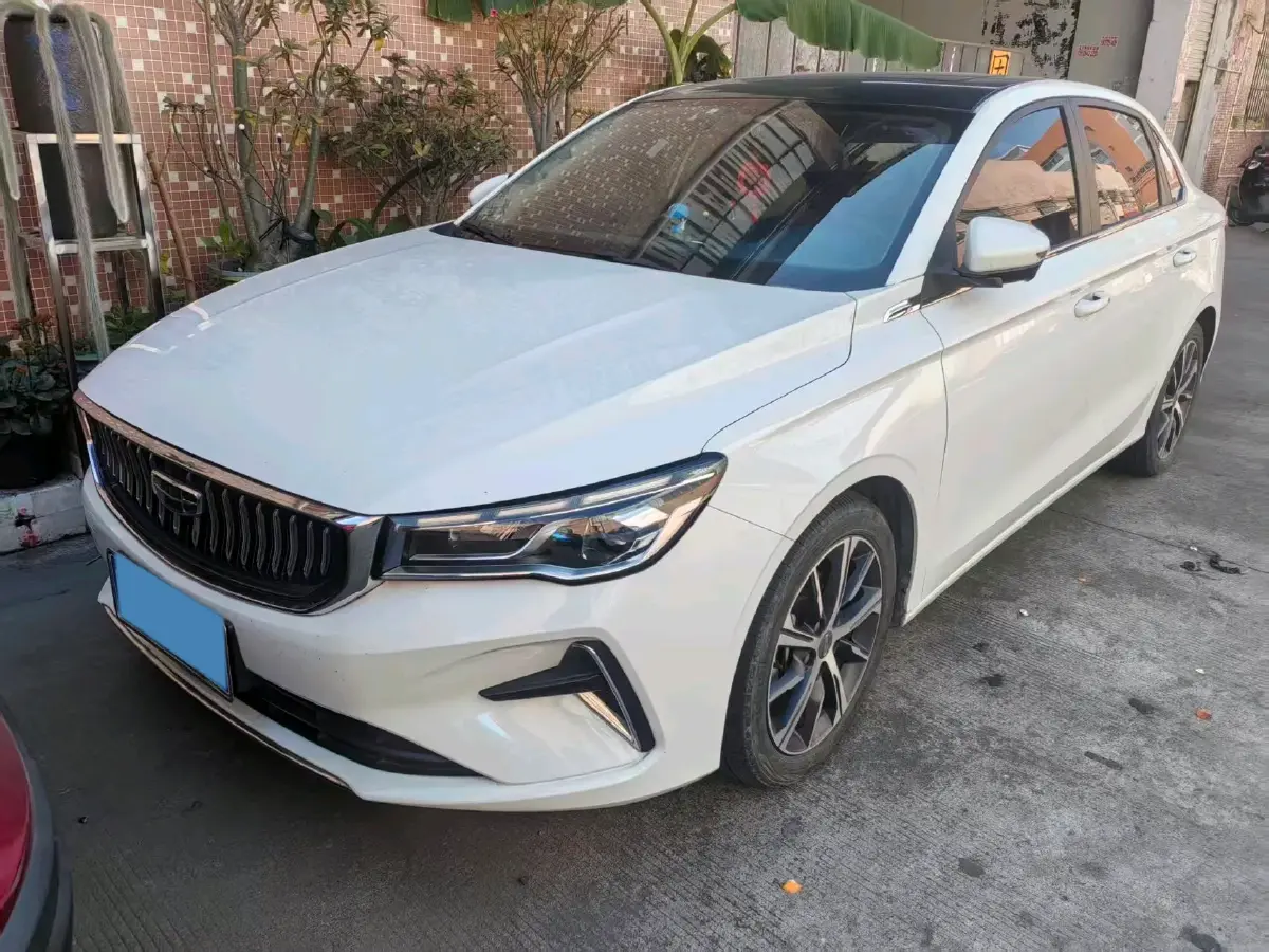 2022 Geely Emgrand 1.5L 114HP L4 CVT