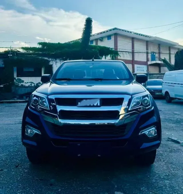 2020 JMC BaoDian 2.5T 140HP L4 5MT,autocango,china used car exporter,china ev exporter,chinese used car exporter,chinese used ev exporter