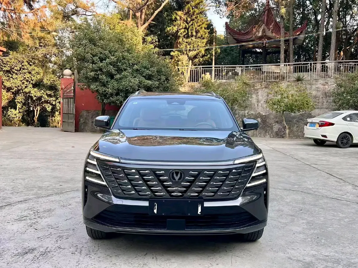 2025 ChangAn CS75 Plus 1.5T 192HP L4 8AT,autocango,china used car exporter,china ev exporter,chinese used car exporter,chinese used ev exporter