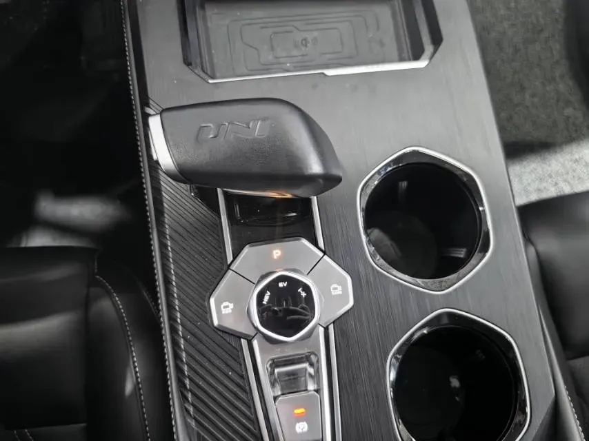 2023 ChangAn UNI-K iDD 1.5T 170HP L4 6TCT PHEV 28.39KWH,autocango,china used car exporter,china ev exporter,chinese used car exporter,chinese used ev exporter