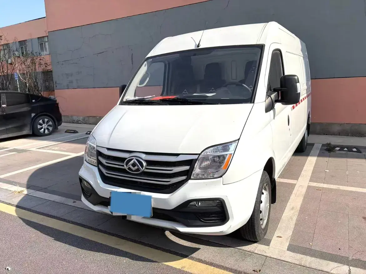 2021 MAXUS XinTu V80 2.0T 127HP L4 6MT