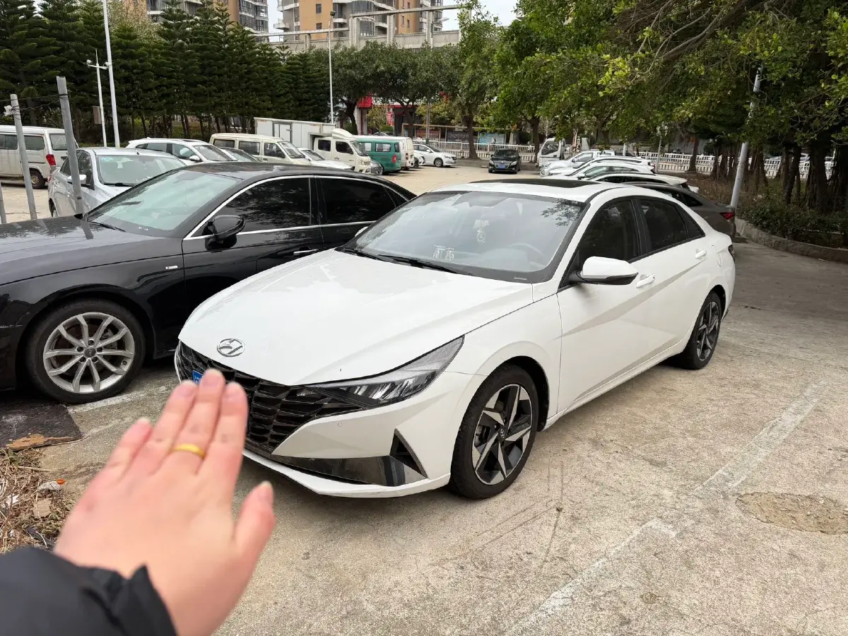 2021 Hyundai Elantra 1.5L 115HP L4 CVT