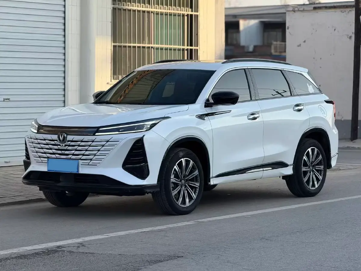 2025 ChangAn CS75 Plus 1.5T 192HP L4 8AT