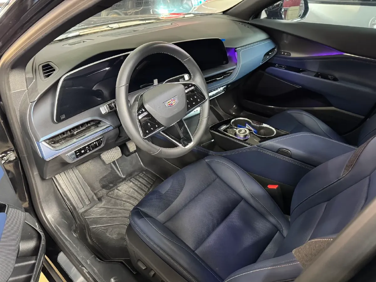 2023 Cadillac GT4 1.5T 211HP L4 9AT,autocango,china used car exporter,china ev exporter,chinese used car exporter,chinese used ev exporter