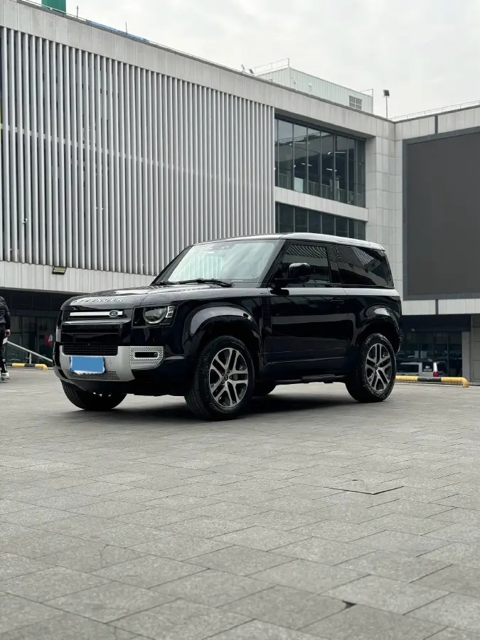 2023 Land Rover Defender 3.0T 400HP L6 8AT