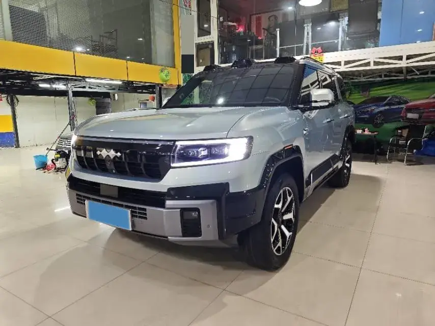 2025 FangChengBao Bao 8 2.0T 245HP L4 E-CVT PHEV 36.8KWH
