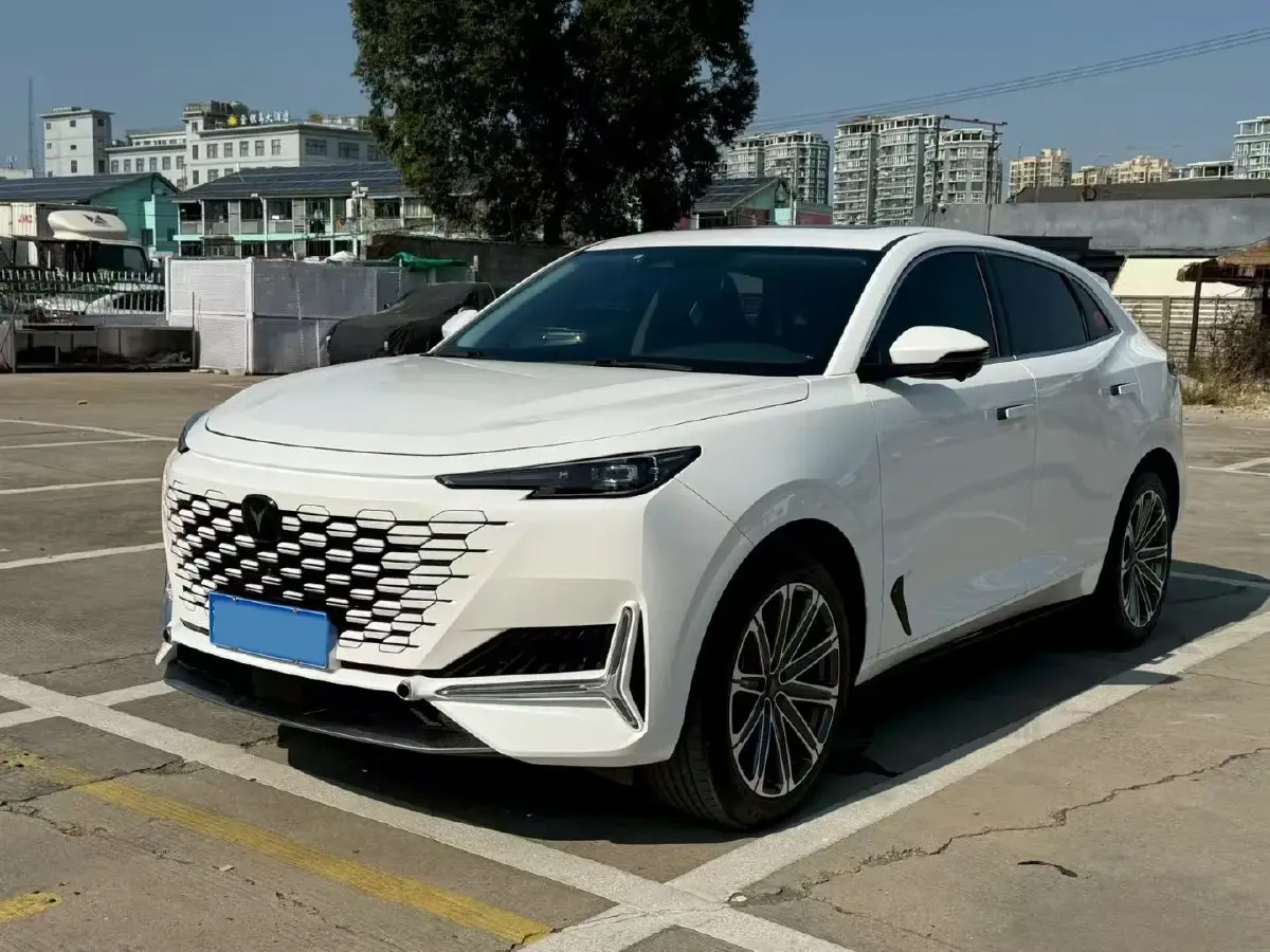 2024 ChangAn UNI-K 2.0T 233HP L4 8AT