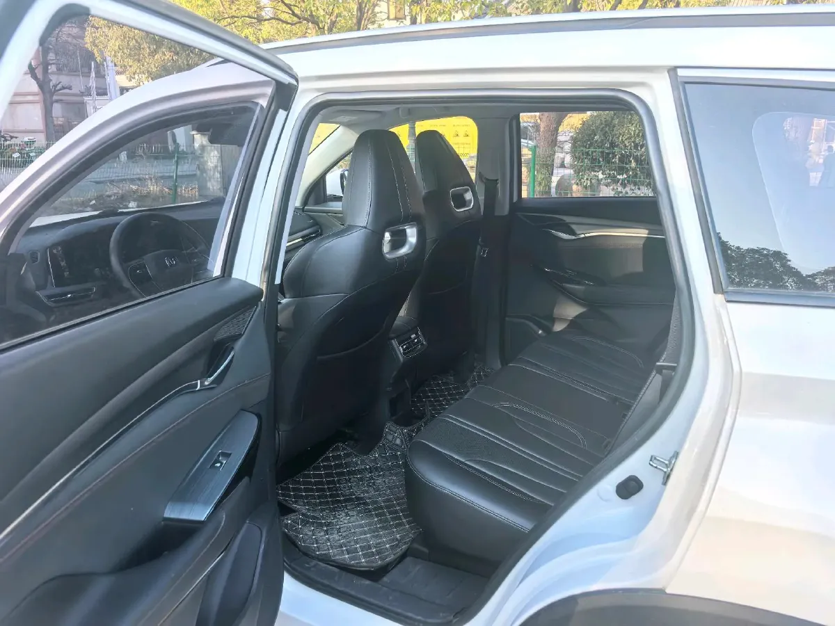 2022 ChangAn CS75 Plus 1.5T 178HP L4 6AT,autocango,china used car exporter,china ev exporter,chinese used car exporter,chinese used ev exporter