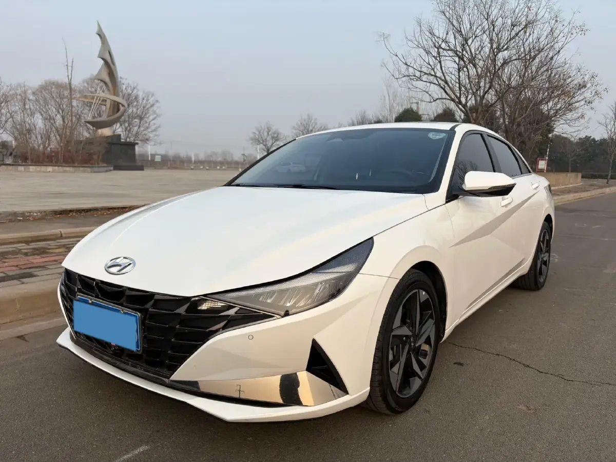 2022 Hyundai Elantra 1.5L 115HP L4 CVT