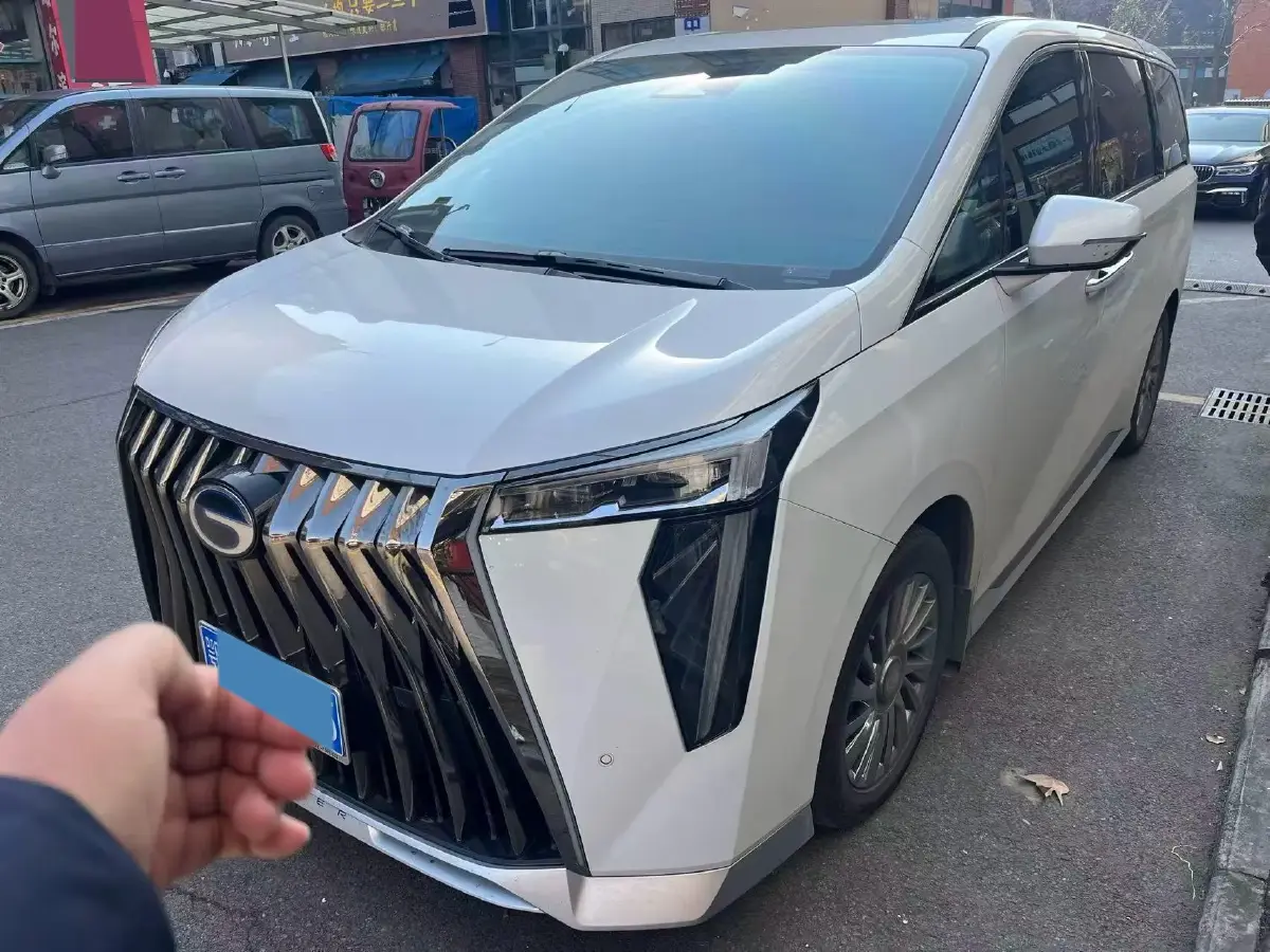 2024 GAC Trumpchi M8 2.0T 190HP L4 E-CVT Hybrid