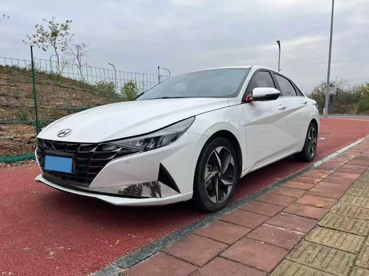 2019 Hyundai Elantra 1.5L 115HP L4 CVT