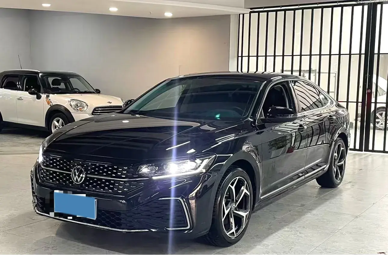 2023 Volkswagen Passat 2.0T 186HP L4 7DCT