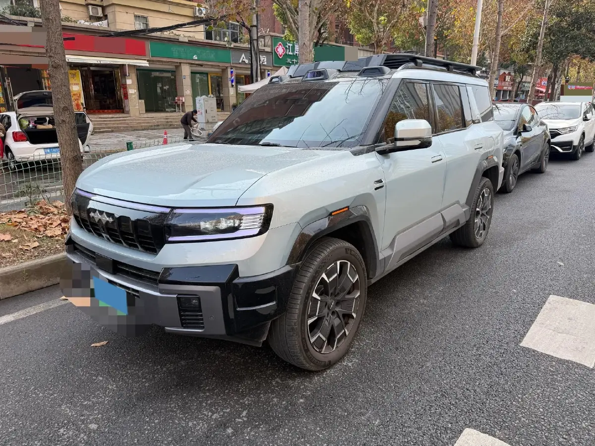 2025 FangChengBao Bao 8 2.0T 245HP L4 E-CVT PHEV 36.8KWH