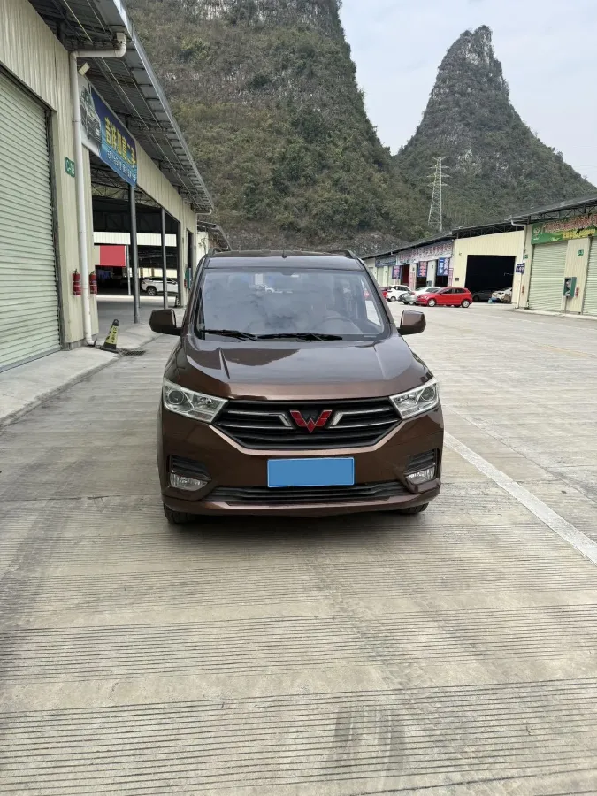 2018 WuLing HongGuang 1.5L 105HP L4 5MT,autocango,china used car exporter,china ev exporter,chinese used car exporter,chinese used ev exporter