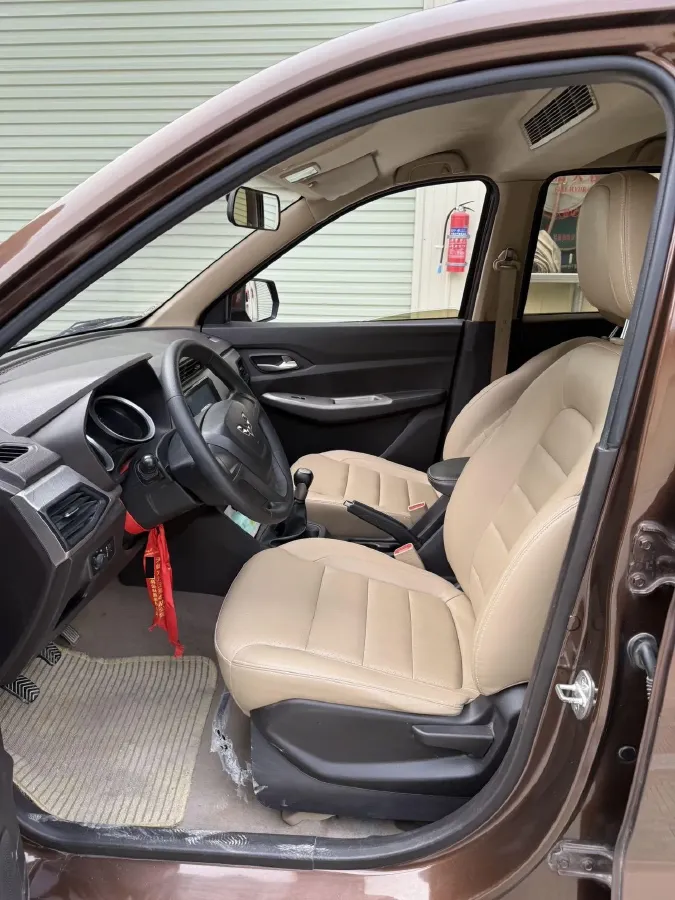 2018 WuLing HongGuang 1.5L 105HP L4 5MT,autocango,china used car exporter,china ev exporter,chinese used car exporter,chinese used ev exporter