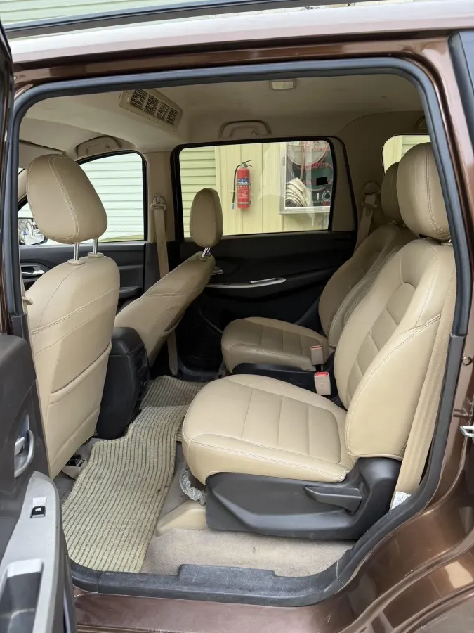 2018 WuLing HongGuang 1.5L 105HP L4 5MT,autocango,china used car exporter,china ev exporter,chinese used car exporter,chinese used ev exporter