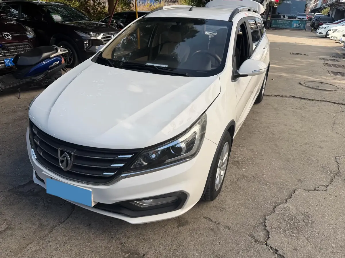 2017 BaoJun 310W 1.5L 112HP L4 6MT