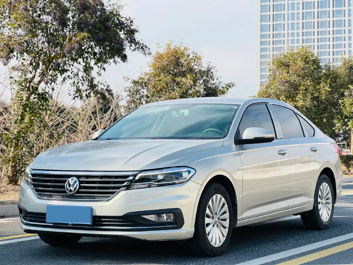2019 Volkswagen Sagitar 1.2T 116HP L4 7DCT
