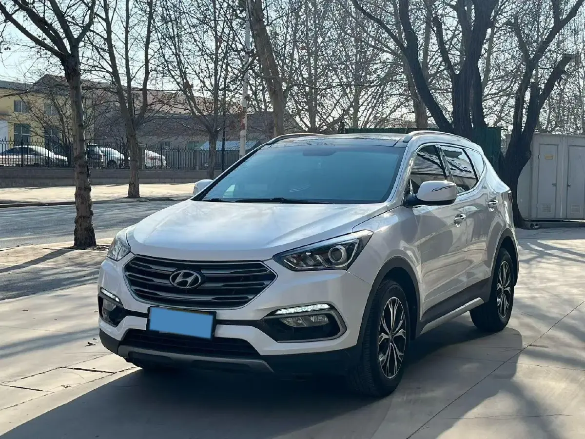 2017 Hyundai Santafe 2.4L 189HP L4 6AT