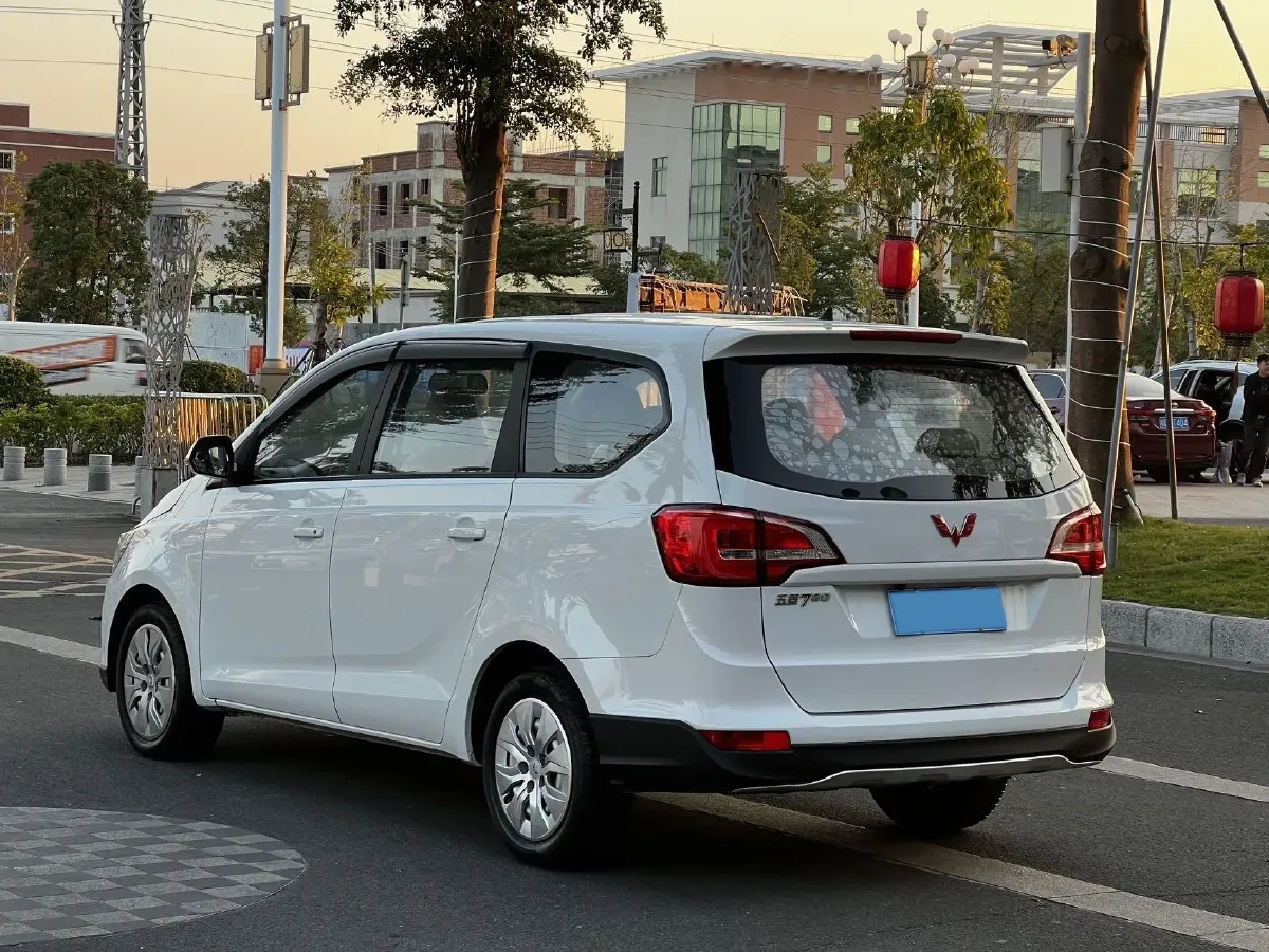 2020 WuLing 730 1.5L 105HP L4 6MT,autocango,china used car exporter,china ev exporter,chinese used car exporter,chinese used ev exporter
